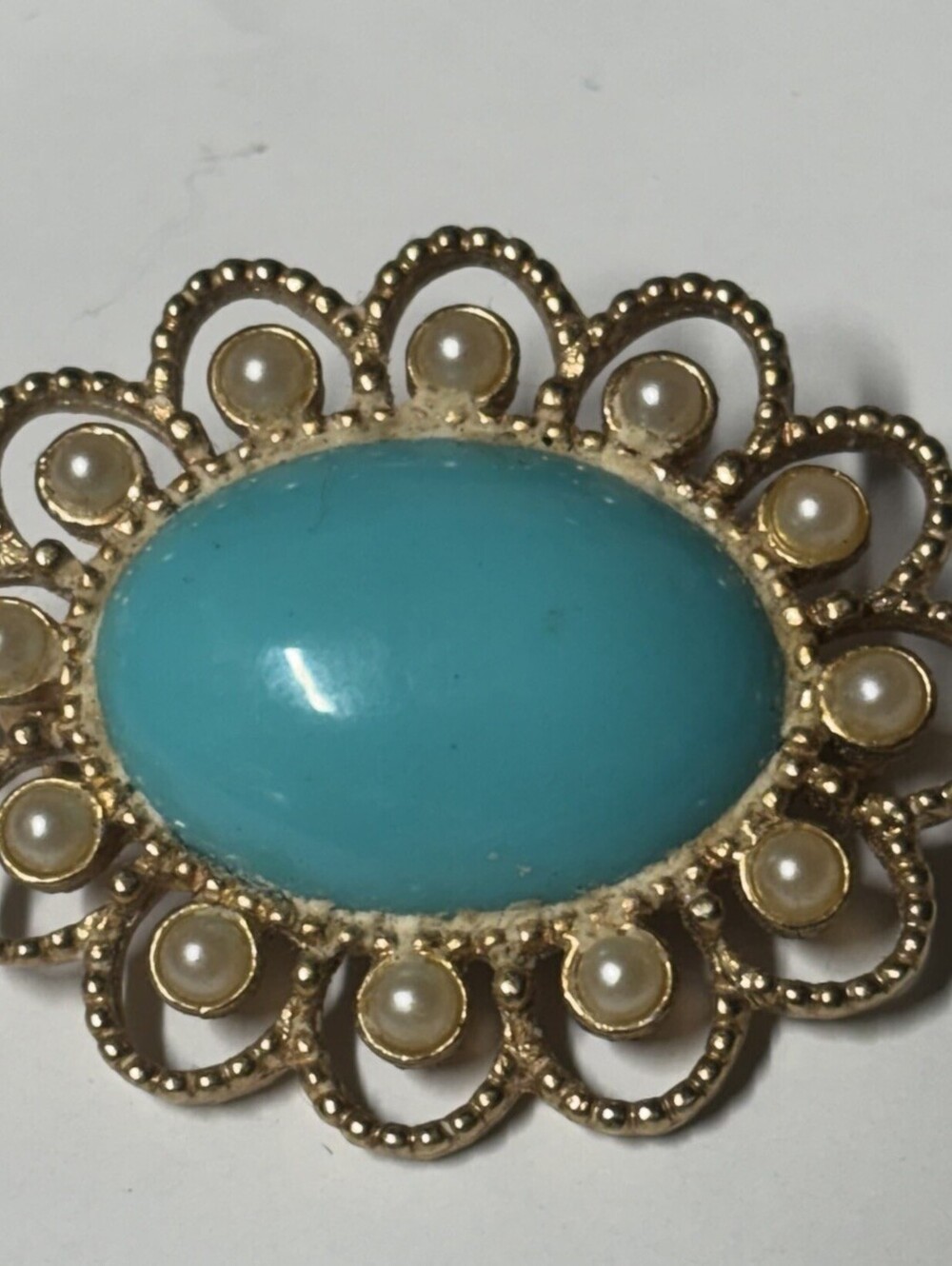 Vintage Sarah Gold Tone Faux Turquoise And Faux Pearl Brooch Oval Signed Pin